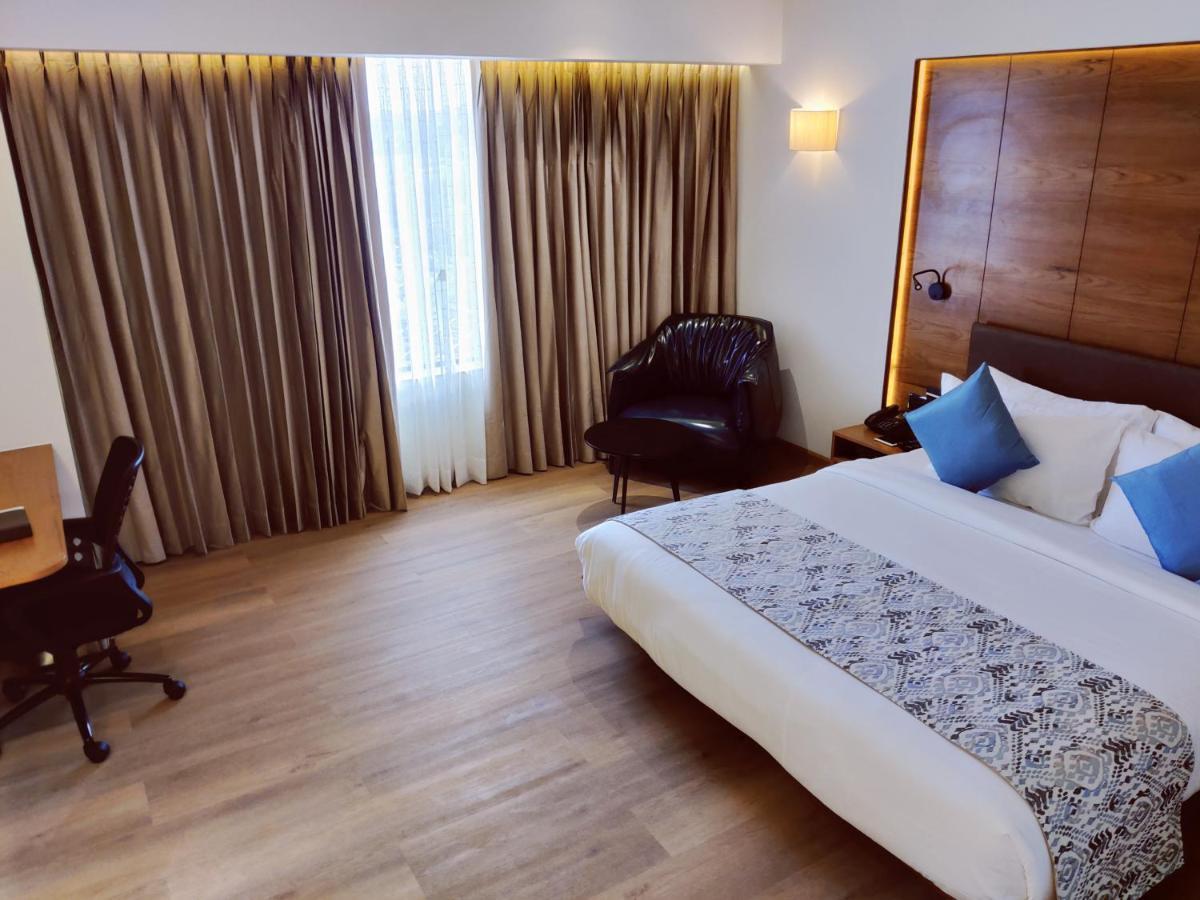 The Fern Residency, Jamnagar Hotel Bagian luar foto