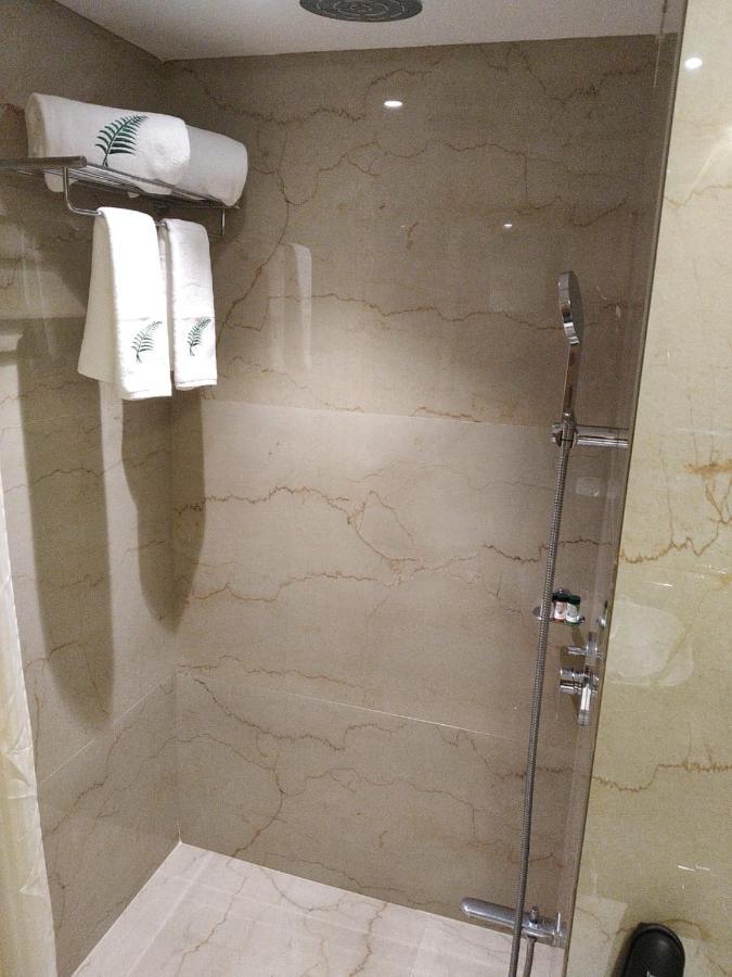 The Fern Residency, Jamnagar Hotel Bagian luar foto