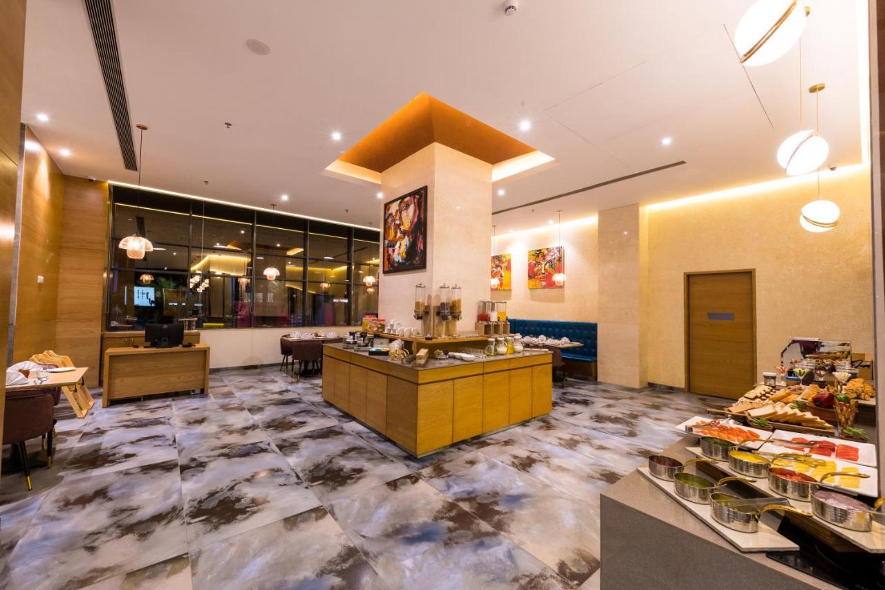 The Fern Residency, Jamnagar Hotel Bagian luar foto