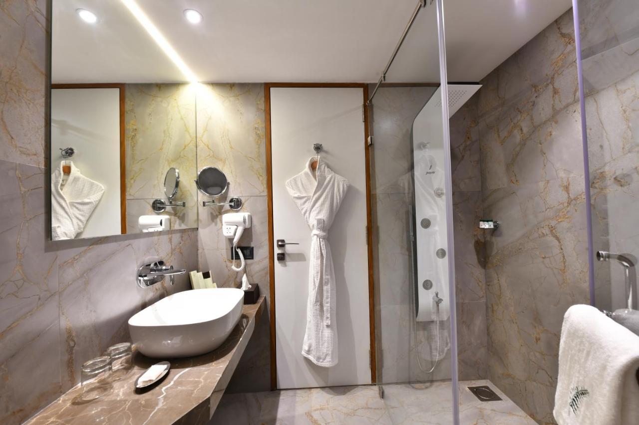 The Fern Residency, Jamnagar Hotel Bagian luar foto